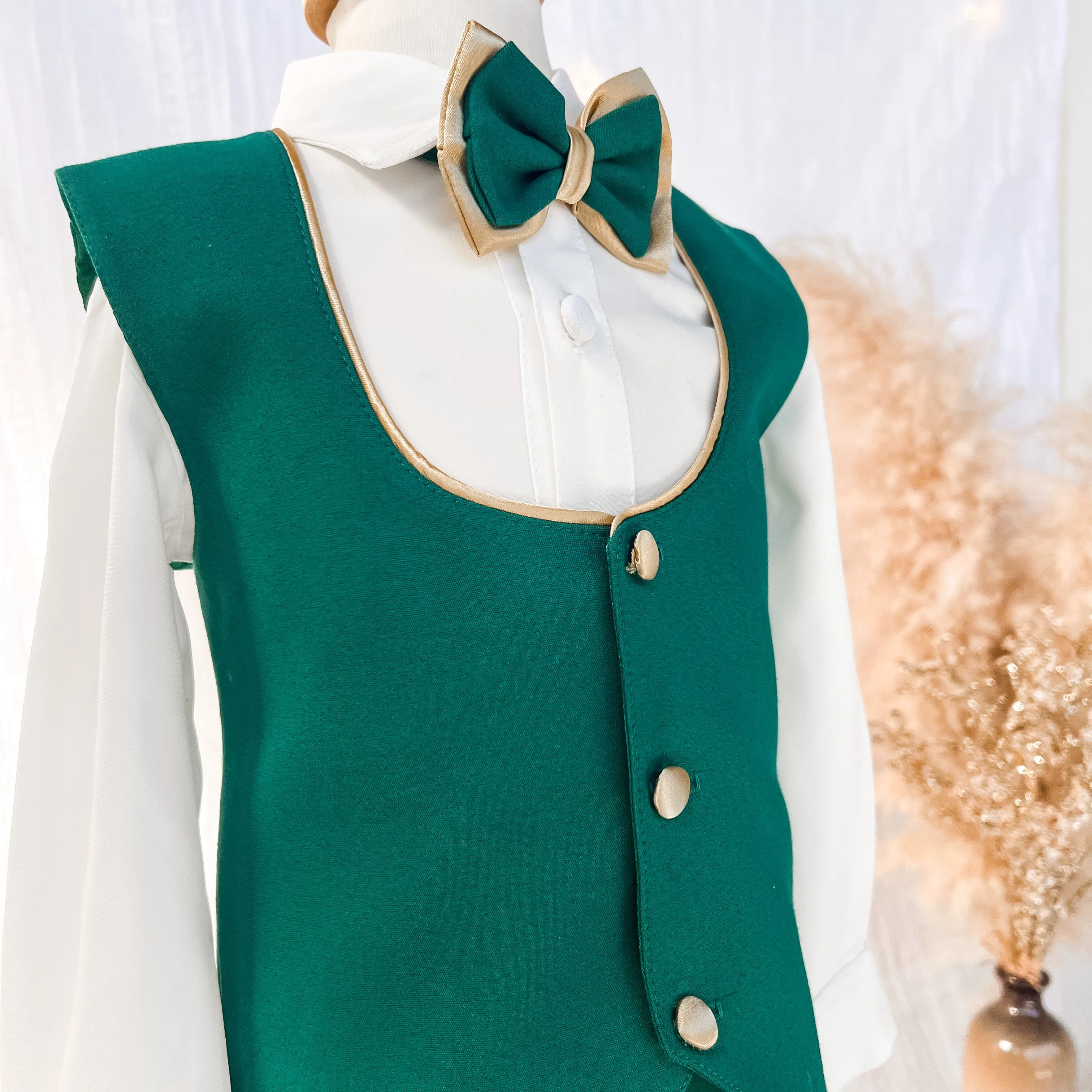 William Vest Set (Emerald & Gold)